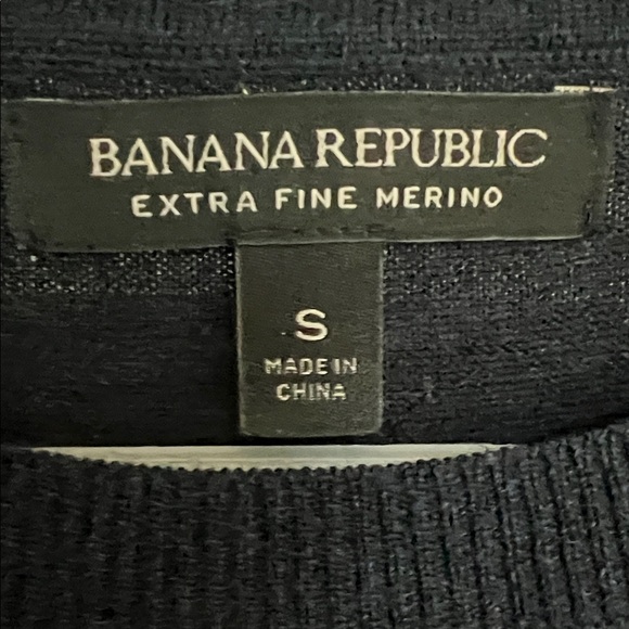 Banana Republic Merino Black and Red Striped Tee - Picture 4 of 9